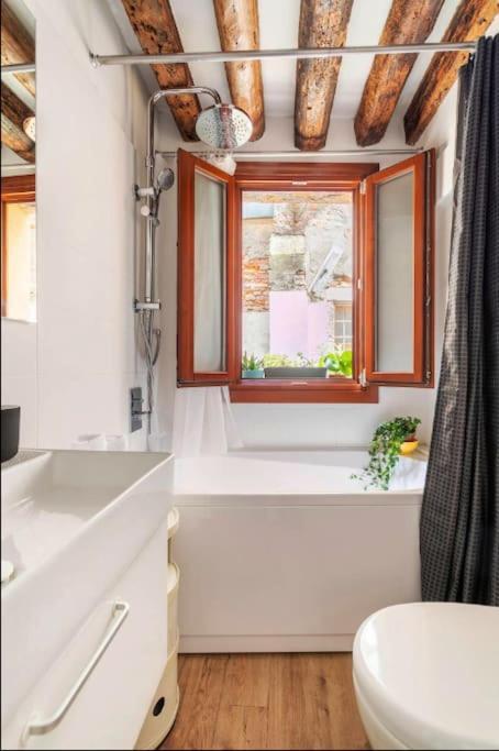 Ca 3 Leoni - Romantic House In The Heart Of Venecia Exterior foto